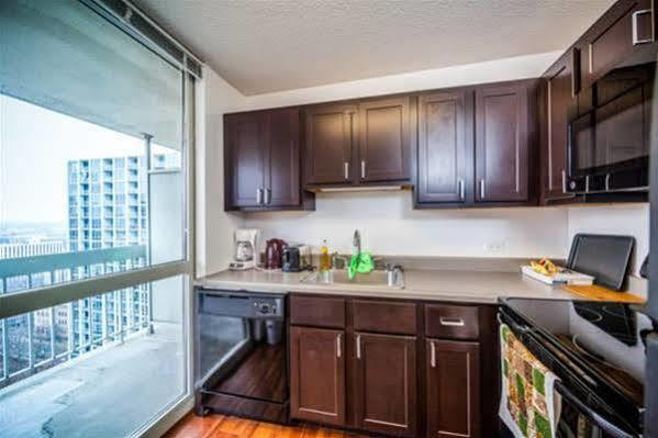 Suite Home Chicago - Eugenie Terrace Two-Bedroom Apartment Exterior photo
