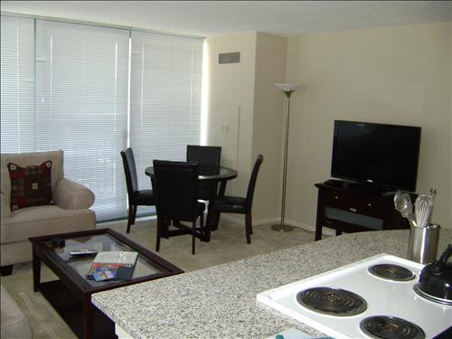 Suite Home Chicago - Eugenie Terrace Two-Bedroom Apartment Room photo
